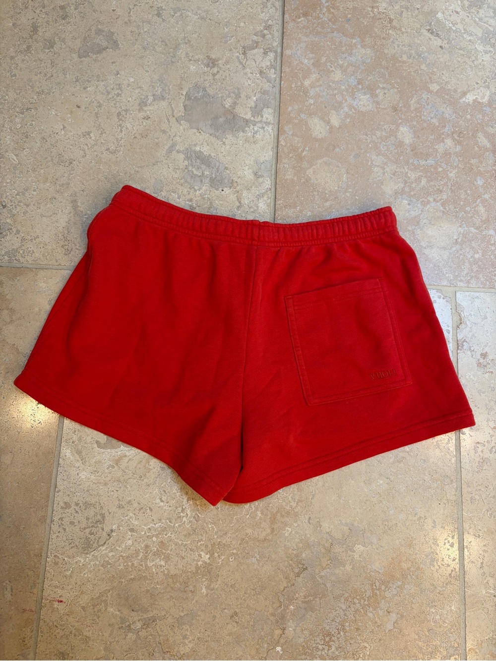 Vuori women’s Sedona Retro Short Crimson - Picture 3 of 4